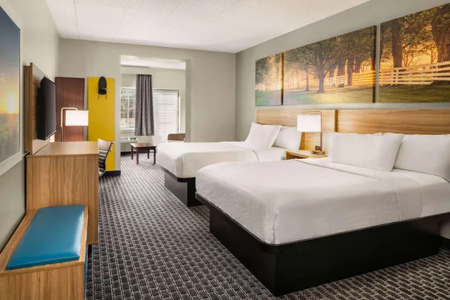 جناح بسريرين كوين، Days Inn Suites By Wyndham Lancaster Amish Country 1/1