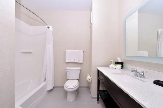 غرفة قياسية بسريرين كوين، Holiday Inn Express Amp Suitesloma Linda San Bernardino S 4/4