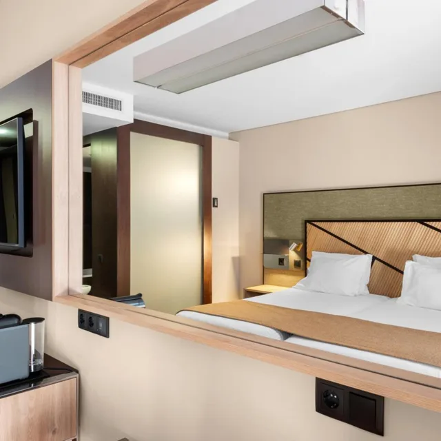 Sweet Porto, Double or Twin Bed, Axis Porto Business & Spa Hotel 1/9