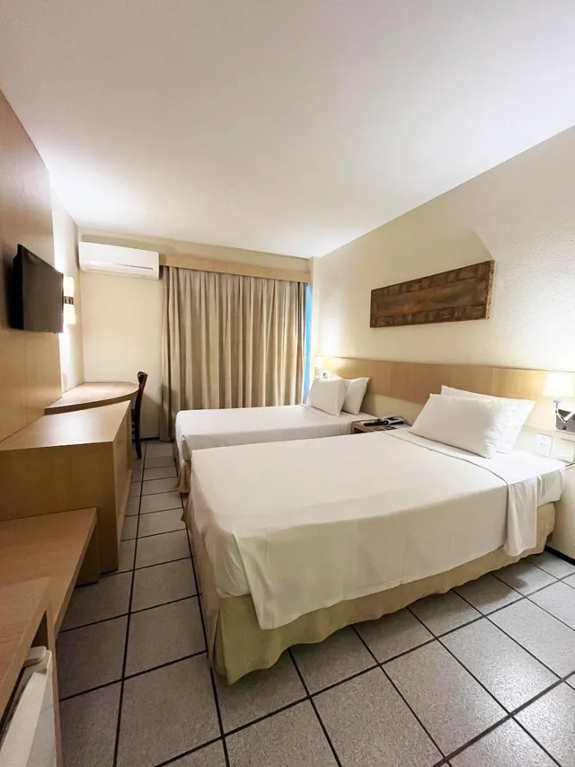 غرفة ديلوكس بسريرين منفصلين بإطلالة جزئية على البحر، Hotel Diogo 1/2