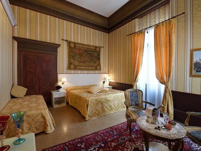 غرفة كلاسيكية ثلاثية، Corte dei Greci 3/6