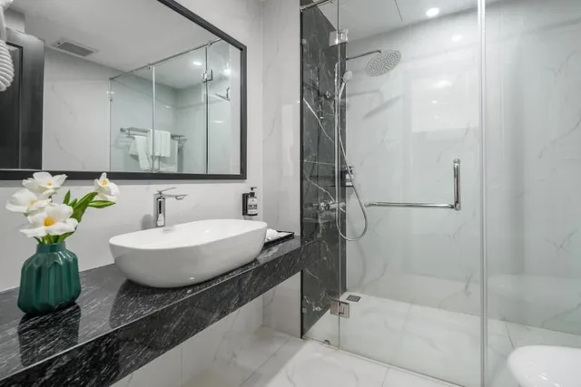 2 Bedrooms, Junior, Twin Beds, King Bed, Vian Hotel 7/7