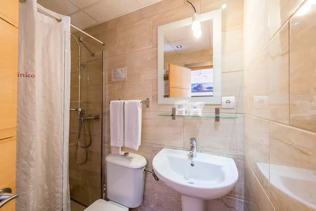غرفة بسرير مزدوج، Hostal Europa Punico 6/6