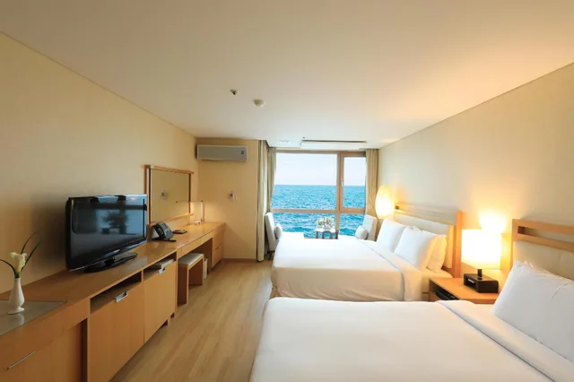 غرفة قياسية بسرير مزدوج وسرير فردي، Ocean Suites Hotel Jeju 3/3