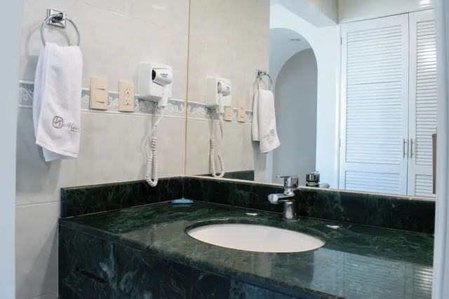 غرفة قياسية بسرير كينج بغرفة نوم واحدة، Hotel & Suites Aliana 7/7