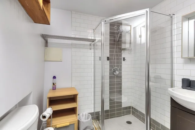 شقة بسرير كوين وسريرين مزدوجين بشرفة، Apartment Studio Palais Des Congres 8/8