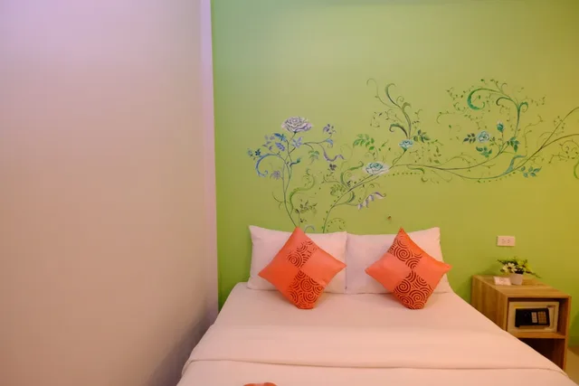 Standard, Double Bed, Lanta At Lanta Place 1/2