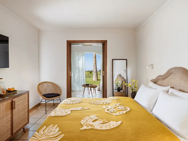 Family, Cabana, Lateral Side Sea View، Grecotel Casa Paradiso 2/7