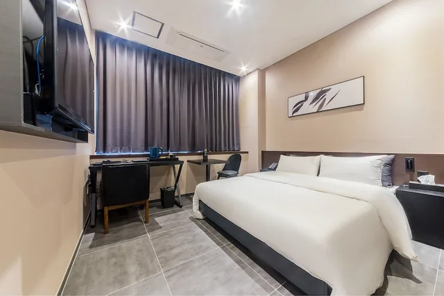 Premier, Queen Bed, No Parking، Pyeongtaek Stay Hotel 1/5