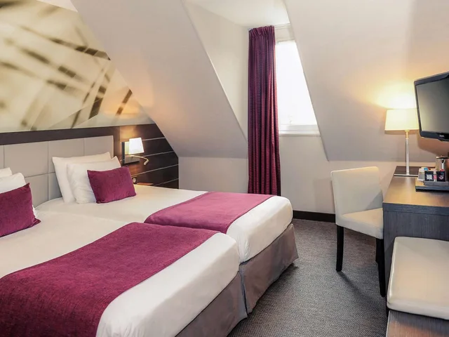 غرفة قياسية بسريرين منفصلين، Hotel Mercure Omaha Beach 2/10