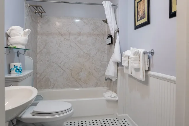 Gilbert, Suite, Queen Bed، The Gilbert Inn 6/6
