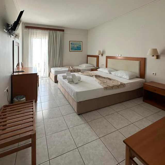 غرفة ثلاثية بشرفة، Hotel Ioni 3/6