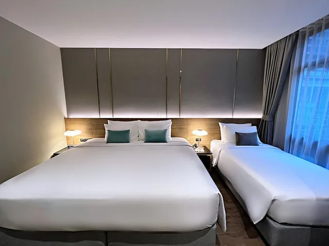 غرفة ديلوكس عائلية بسرير كينج وسرير فردي، SAM E Hotel Bangkok Sathorn 1/2