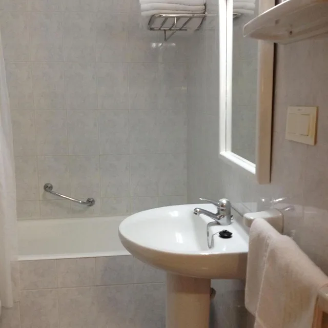 غرفة اقتصادية ثلاثية، Hotel Teremar 9/10