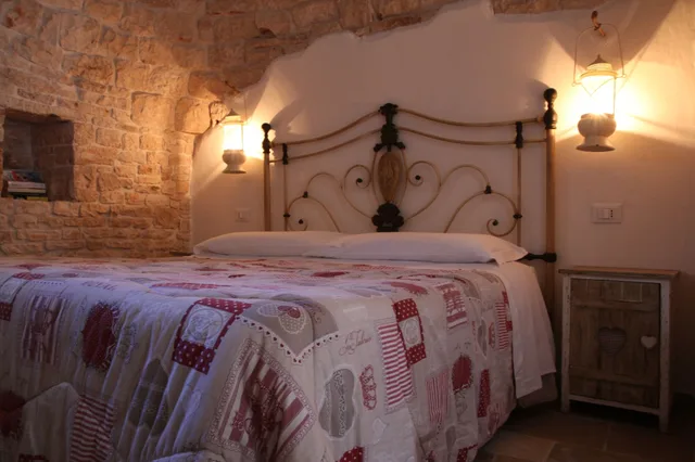 غرفة كومفورت بسرير كوين، Trulli Holiday Albergo Diffuso 1/5