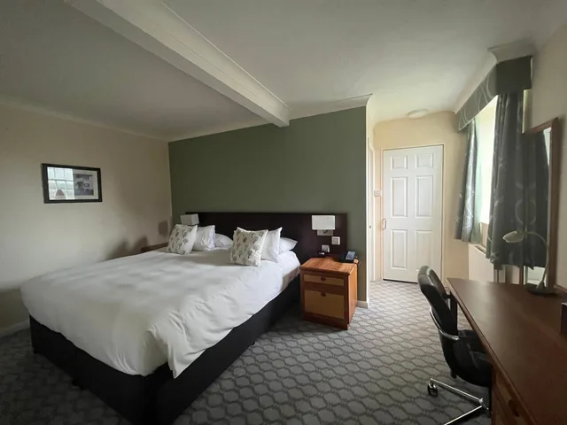 جناح بسرير كوين مع أريكة، Avisford Park Hotel 1/2