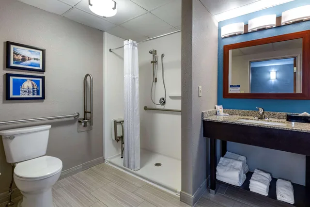 جناح، Comfort Inn Griswold, CT 2/2