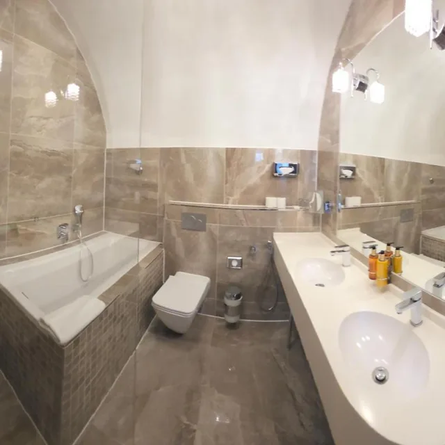 Triple, Street View, Annex، Grand Hotel 4/9