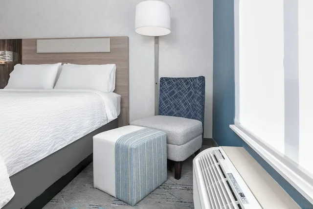 غرفة قياسية بسرير فردي، Holiday Inn Express Hotel Suites Valparaiso 10/10