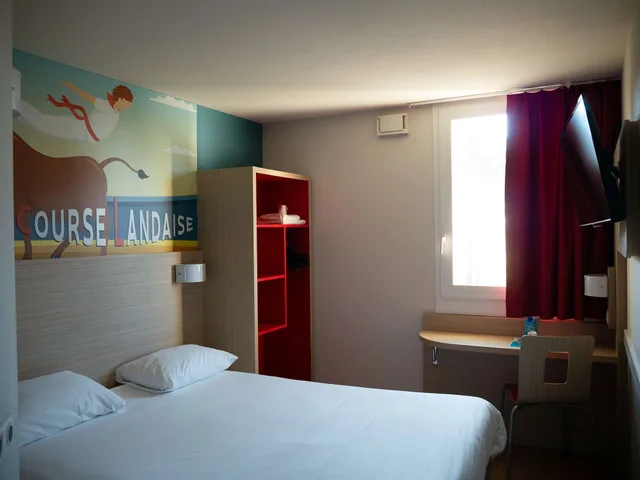 غرفة سوبيريور بسرير مزدوج، Kyriad Direct Mont De Marsan - St Avit 5/10