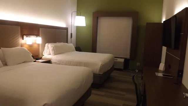 غرفة قياسية بسريرين كوين، Holiday Inn Express Hotel Suites Dyersburg 4/7