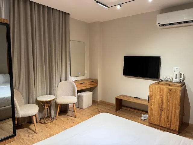 جناح جونيور بسرير كينج بإطلالة على المدينة بشرفة، Palacio Pyramids Hotel 4/7
