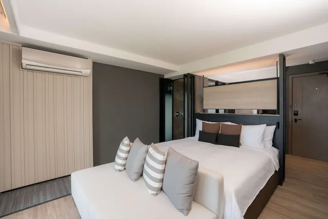 Ocean, Executive, King Bed, Bayphere Hotel Pattaya JC 6/10