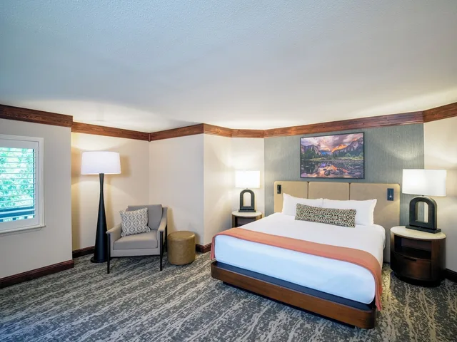 غرفة ديلوكس كبيرة بسرير كينج مع أريكة، Tenaya Lodge At Yosemite 1/2