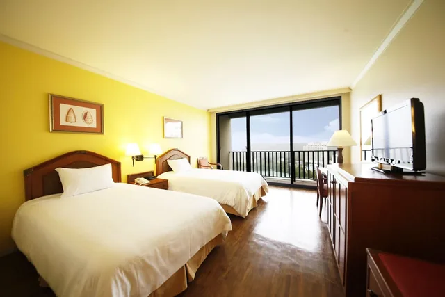 Room, Twin Beds, City View, Beach Tower، Guam Reef Olive Spa Resort 2/7