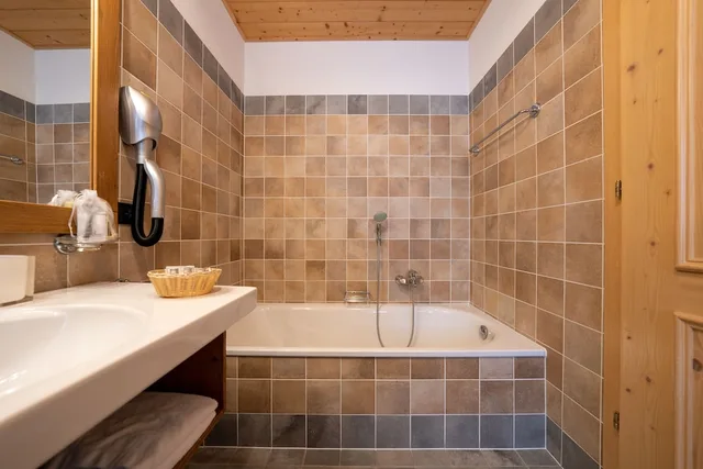 جناح جونيور بسرير مزدوج، Hotel Lo Scoiattolo 8/9