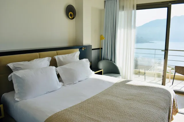 غرفة تنفيذية بإطلالة على البحر، Hotel Les Roches Blanches 3/10