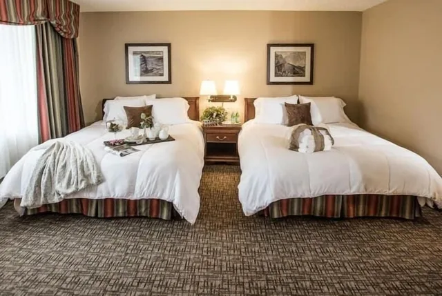 1 Bedroom, Suite, 2 Queen Beds, Water View، Ramada by Wyndham Juneau 2/4