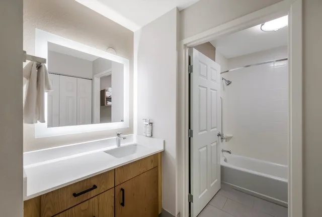 2 Bedrooms, Suite, 2 King Beds, 2 Bathrooms, Kitchen, Accessible، Staybridge Suites Chesapeake - Virginia Beach 3/4