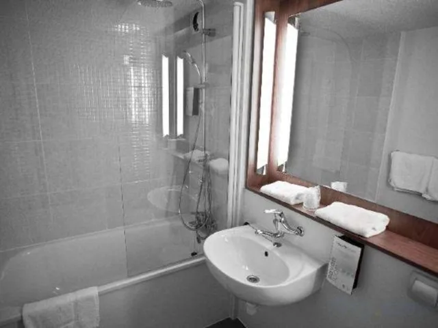 Next Generation, Double and Twin Beds، CAMPANILE MELUN SUD - DAMMARIE LES LYS 5/6