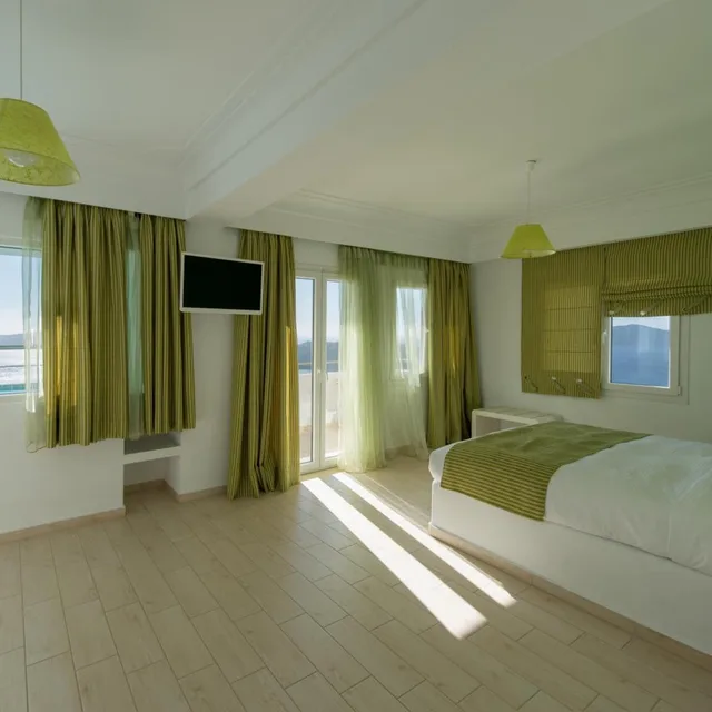 جناح جونيور بجاكوزي، TZEKOS VILLAS 7/8