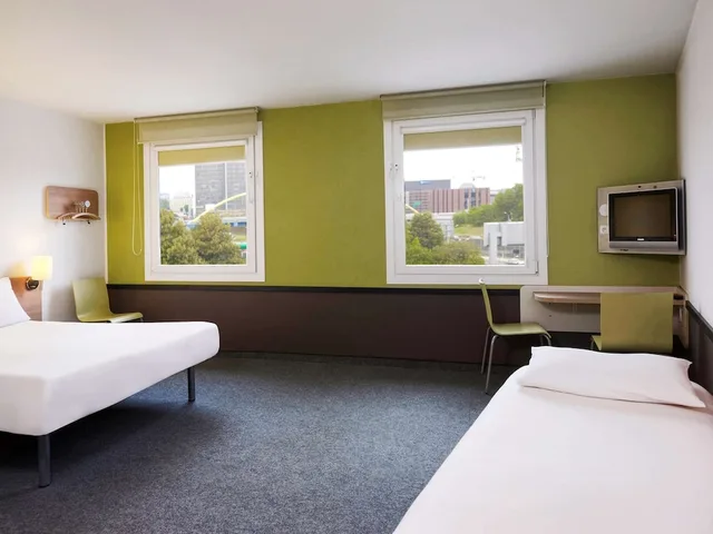 غرفة قياسية بسريرين منفصلين، ibis budget Katowice Centrum 1/7