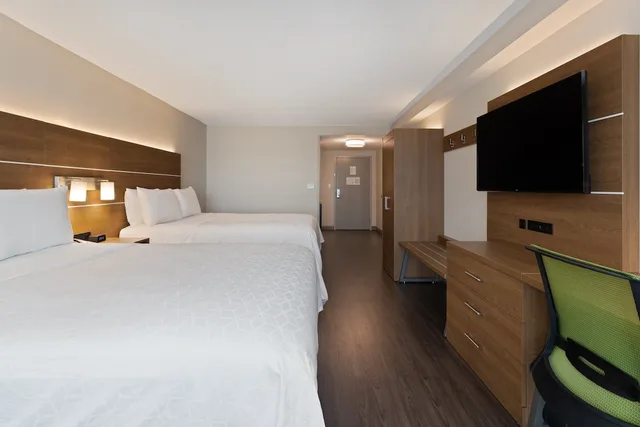 غرفة قياسية بسرير كوين، Holiday Inn Express Hotel & Suites Largo-Clearwater 1/3