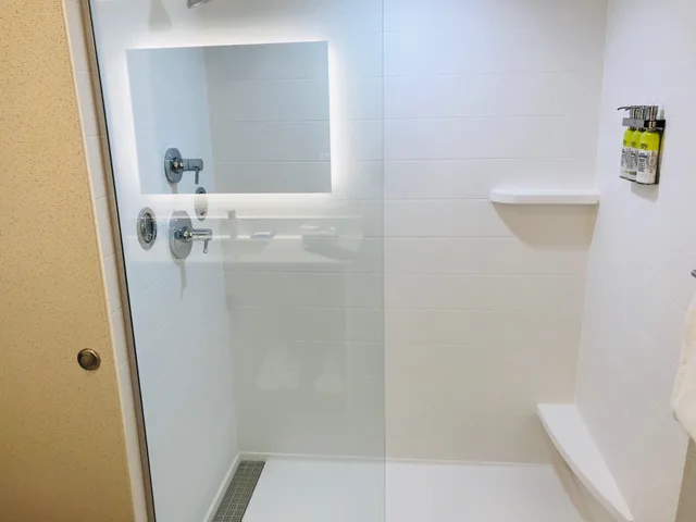 Standard, King Bed, Extra Floor Space, Sofa، Holiday Inn Express Fishkill-Mid Hudson Valley 7/7