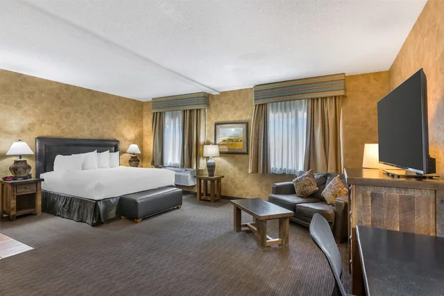 جناح بسرير كينج بحوض جاكوزي، Best Western Plus Inn Of Santa Fe 3/8