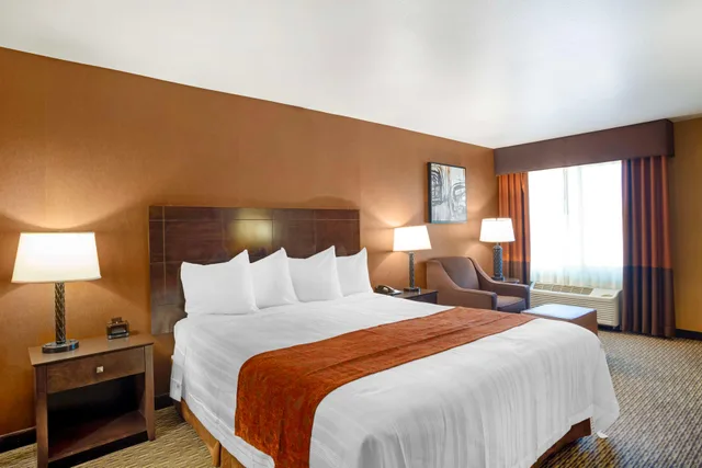 غرفة بسرير كينج، Best Western Exeter Inn & Suites 1/4