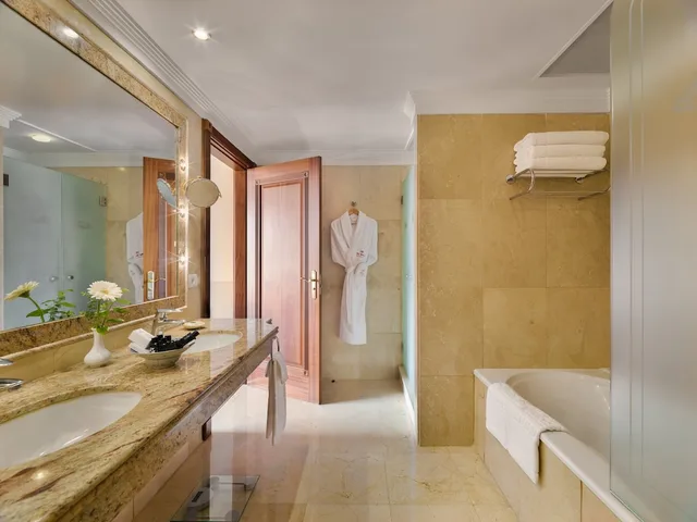 Senator, Suite, King Bed، Hotel Botanico and The Oriental Spa Garden 3/3