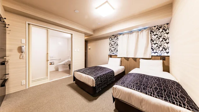 غرفة قياسية بسريرين منفصلين لذوي الإعاقة، APA Hotel Namba Minami Daikokucho Ekimae 1/1