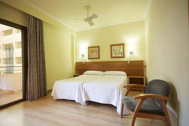 غرفة مفردة بسريرين منفصلين، Invisa Hotel La Cala 4/10