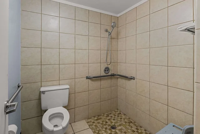 غرفة بسرير كينج لذوي الإعاقة، Rodeway Inn Midland, TX 3/3