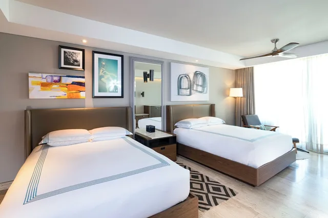 Downtown House, 2 Queen Beds, Balcony, Hyatt Centric Playa del Carmen 2/9
