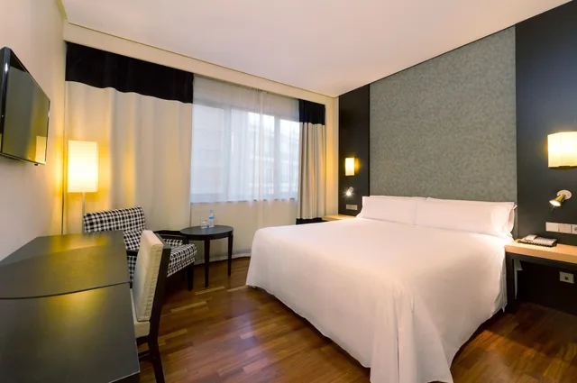 Superior, King Bed, Hotel Murcia Rincon de Pepe Affiliated by Melia (ex Tryp Murcia) 9/10