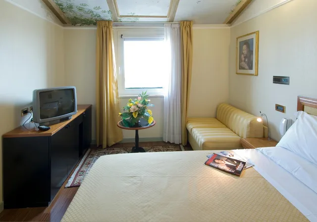 غرفة ثلاثية، Hotel Della Porta 3/9