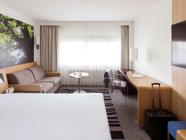 غرفة قياسية بسرير كوين، Novotel Amsterdam City Hotel 5/8