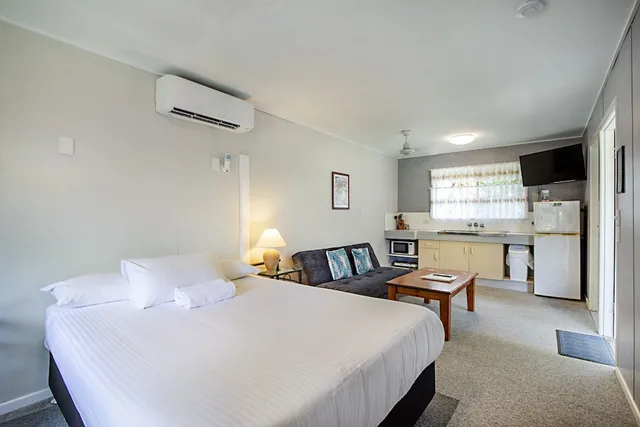 غرفة قياسية بسرير كوين، Bush Village Budget Cabins 2/6