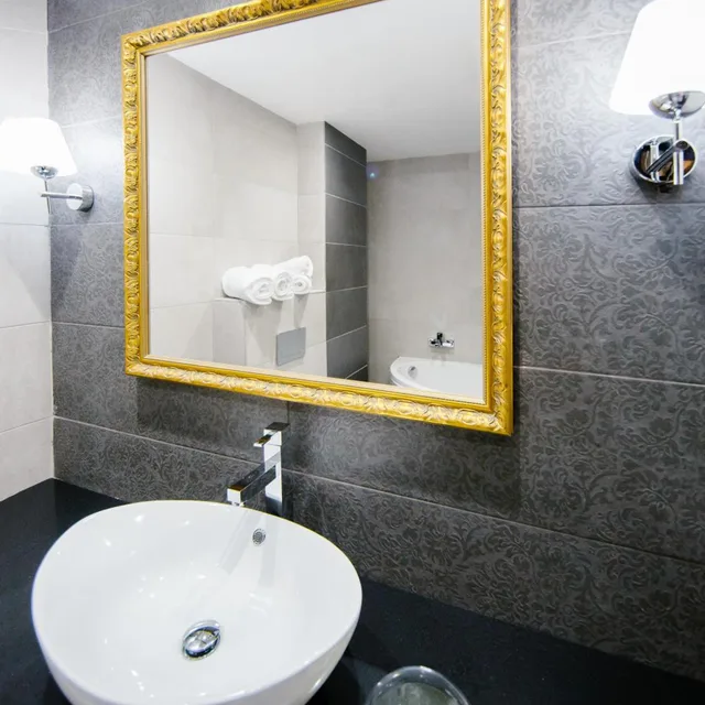 جناح ديلوكس بجاكوزي، Qbic City Hotel 4/8
